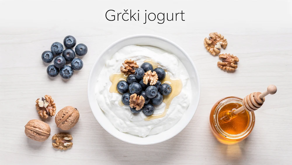Grčki jogurt s borovnicama i orasima
