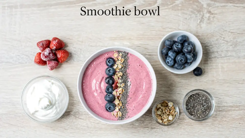 Smoothie bowl od jagoda i borovnica