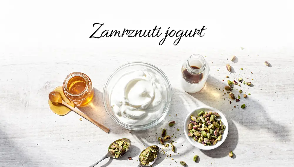 Zamrznuti jogurt s medom i pistacijama